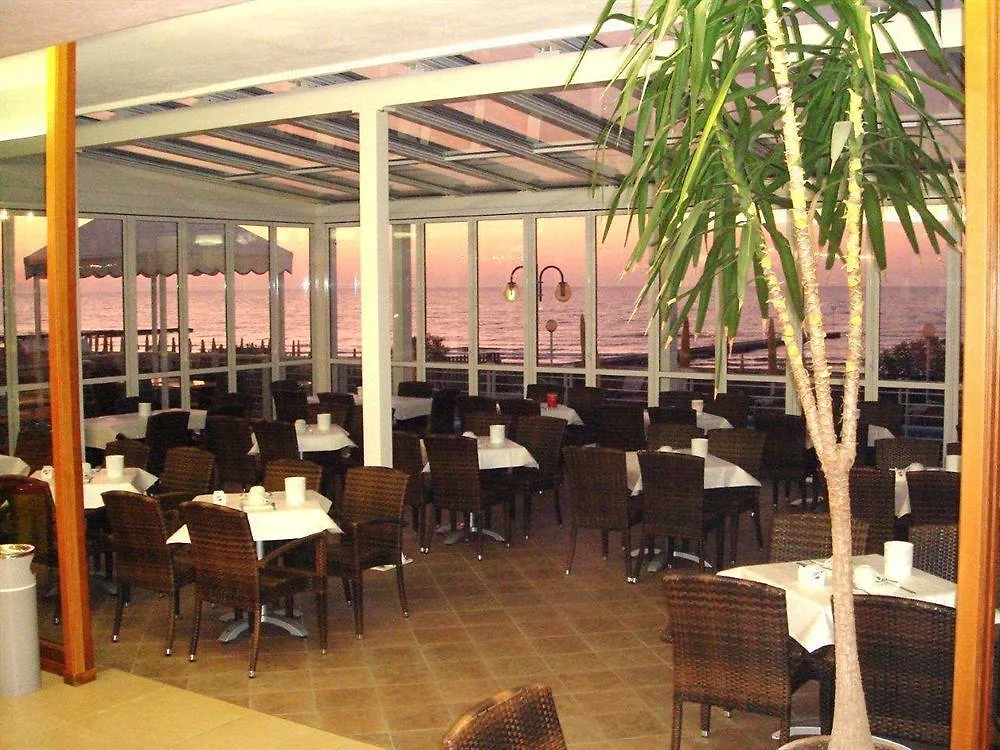 Hotel Capitol Lido di Jesolo 4*,  Italy