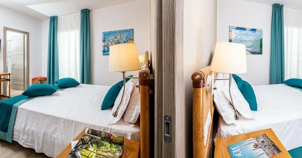 Hotel Capitol Lido di Jesolo 4*,  Italy
